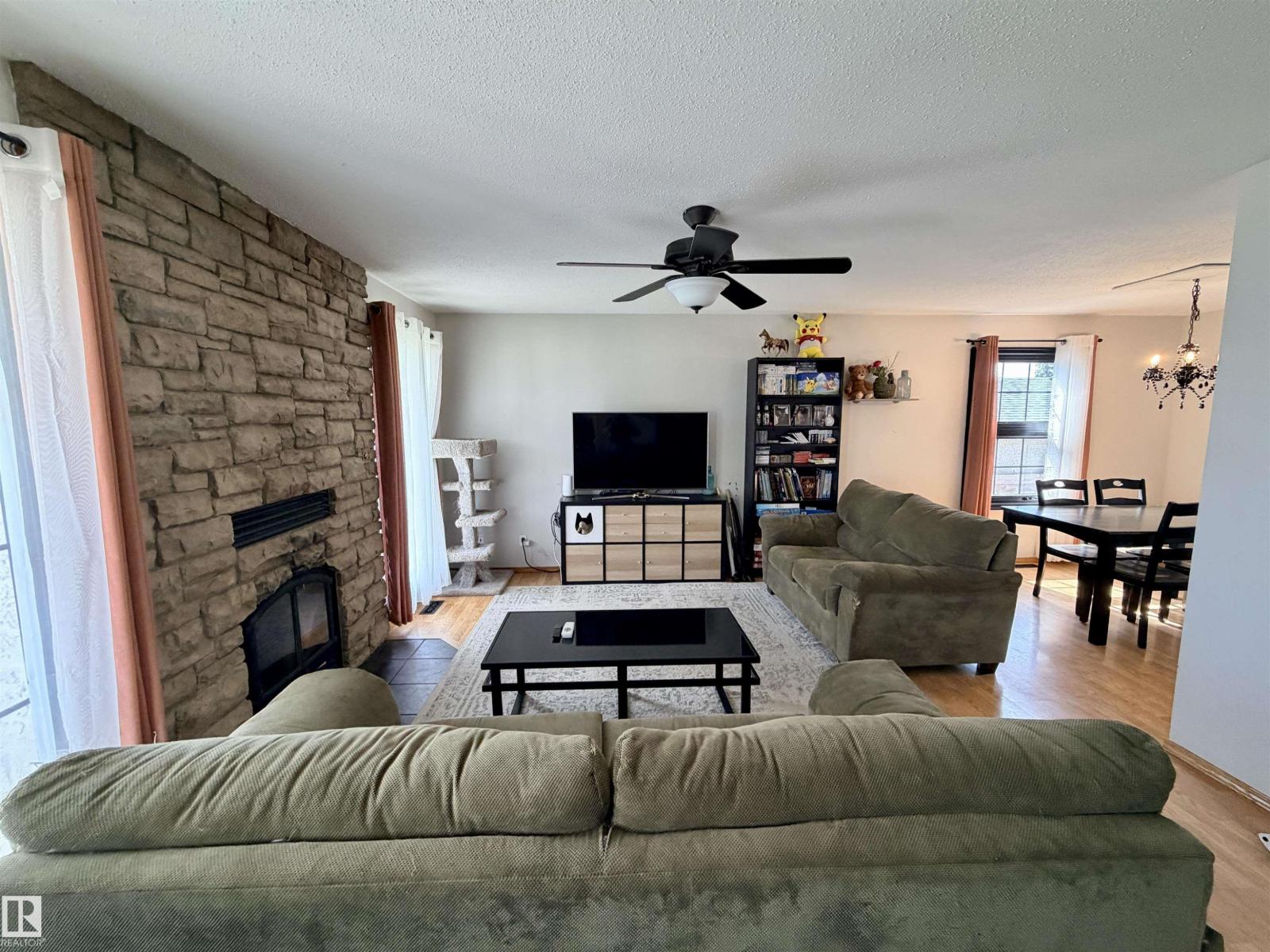 4422 45B ST - Image 10