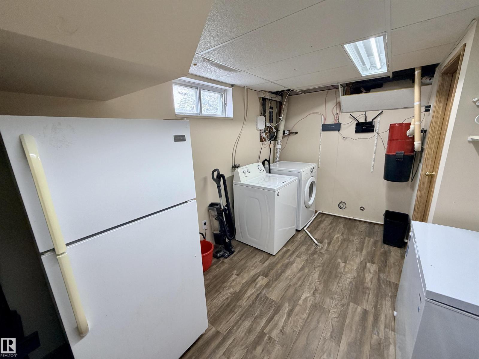 4422 45B ST - Image 36