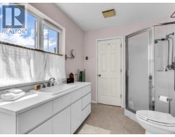 2558 Panorama Drive, North Vancouver, BC V7G1V5 Photo 25