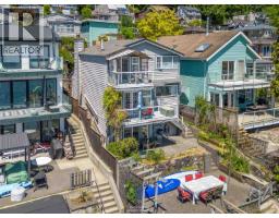 2558 Panorama Drive, North Vancouver, BC V7G1V5 Photo 13