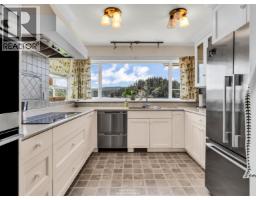 2558 Panorama Drive, North Vancouver, BC V7G1V5 Photo 29