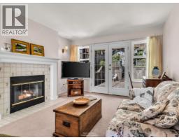2558 Panorama Drive, North Vancouver, BC V7G1V5 Photo 32