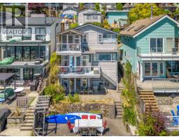 2558 Panorama Drive, North Vancouver, BC V7G1V5 Photo 14