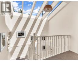2558 Panorama Drive, North Vancouver, BC V7G1V5 Photo 23