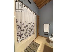 65 Lakeshore Avenue, Englehart, ON P0J1B0 Photo 25