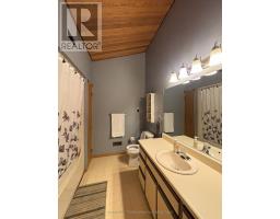65 Lakeshore Avenue, Englehart, ON P0J1B0 Photo 26