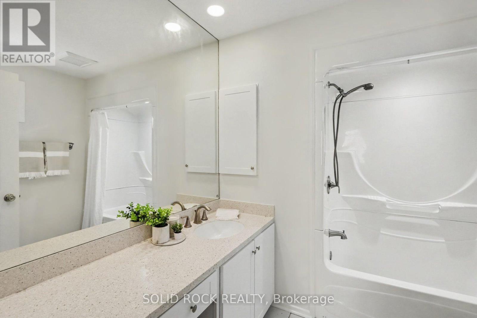 6 Bed, 4 Bath House for Sale in Ottawa – 1599 FEATHERSTON DRIVE, Ottawa – MLS# X13687406 - Image 21