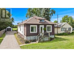 702 MAIN STREET W