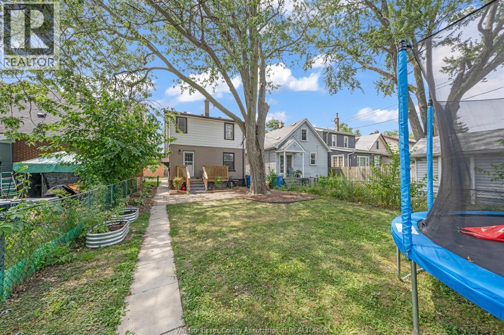982 ELM AVENUE - Image 27