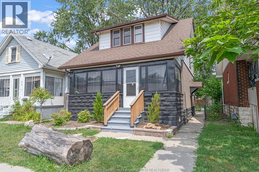 982 ELM AVENUE - 3