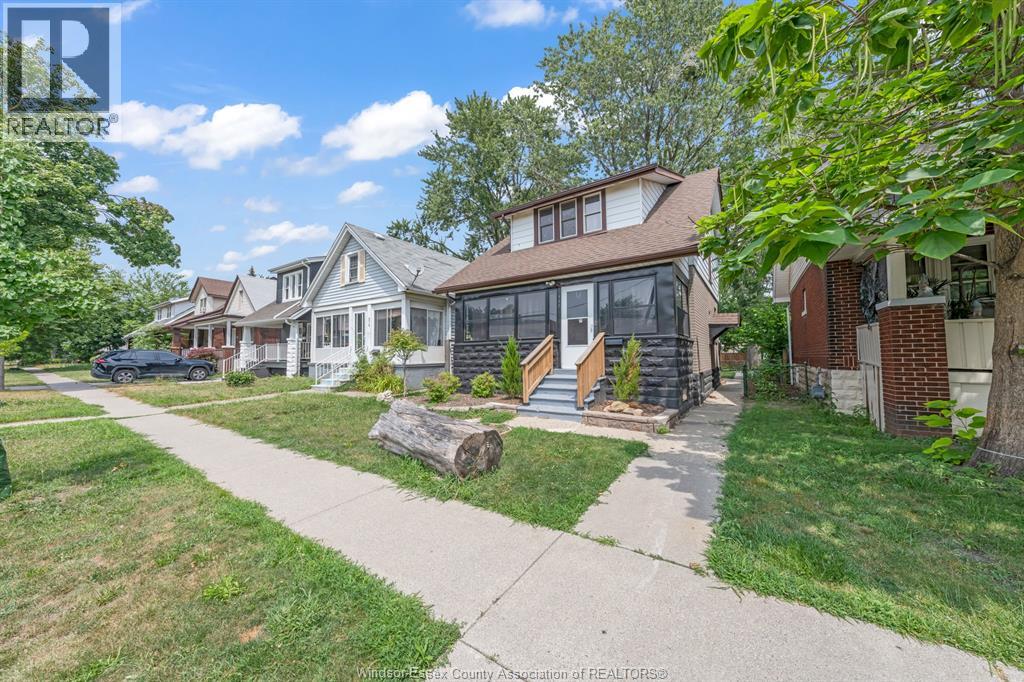 982 ELM AVENUE - Image 4