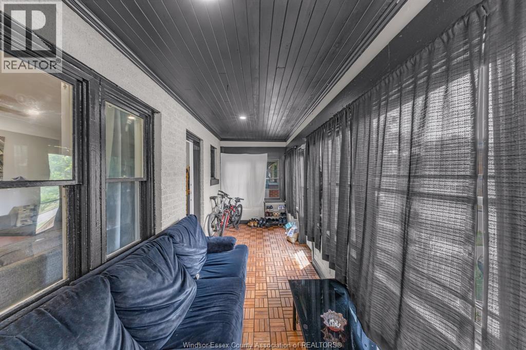 982 ELM AVENUE - Image 6