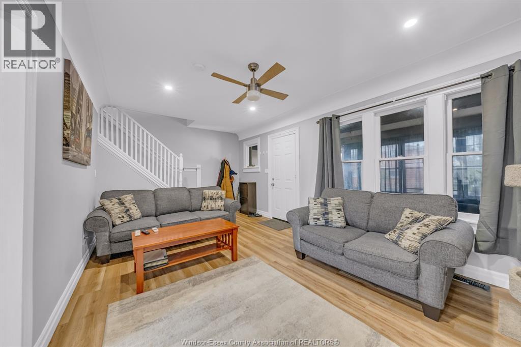 982 ELM AVENUE - Image 8