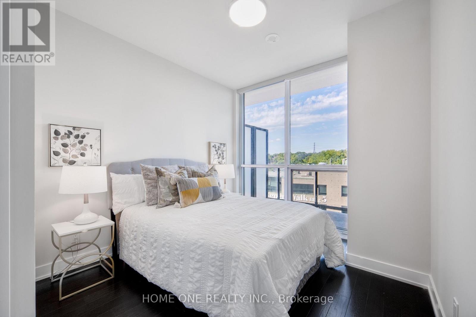 #404 181 BEDFORD ROAD - 32