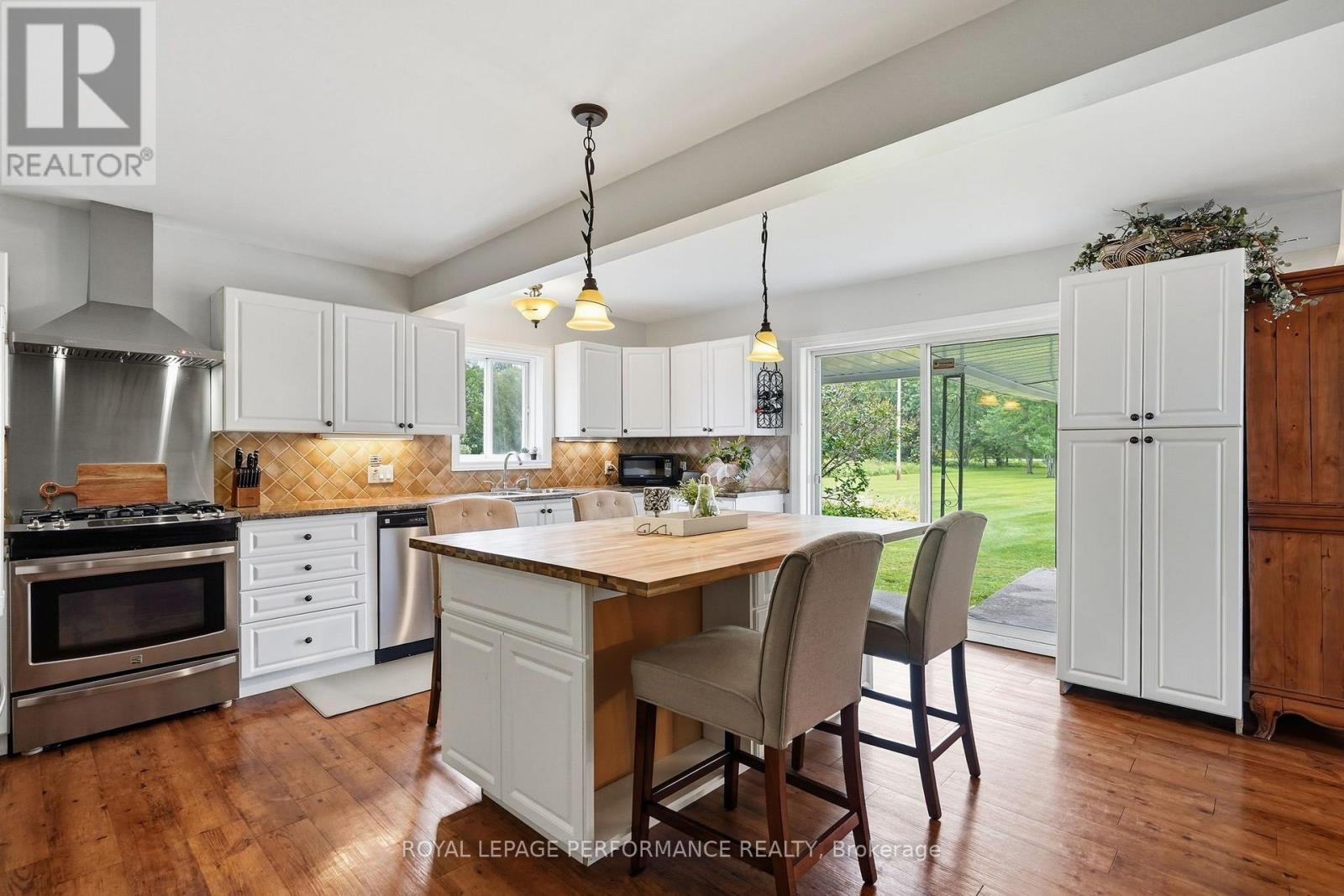 1178 BAY ROAD - Image 9