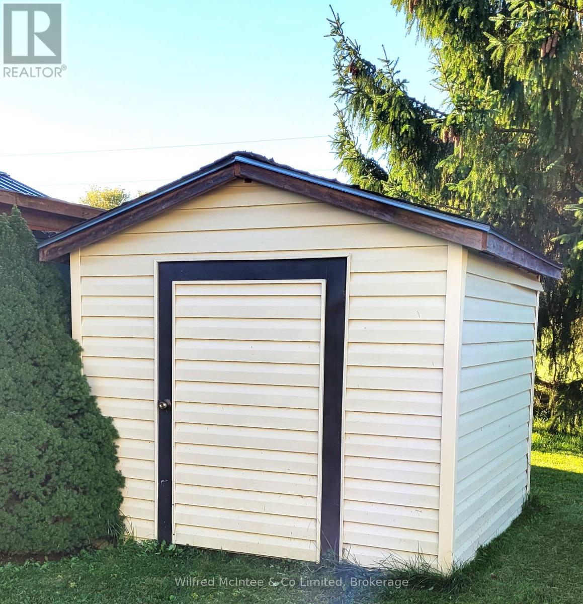 104 MEADOWS DRIVE - 21