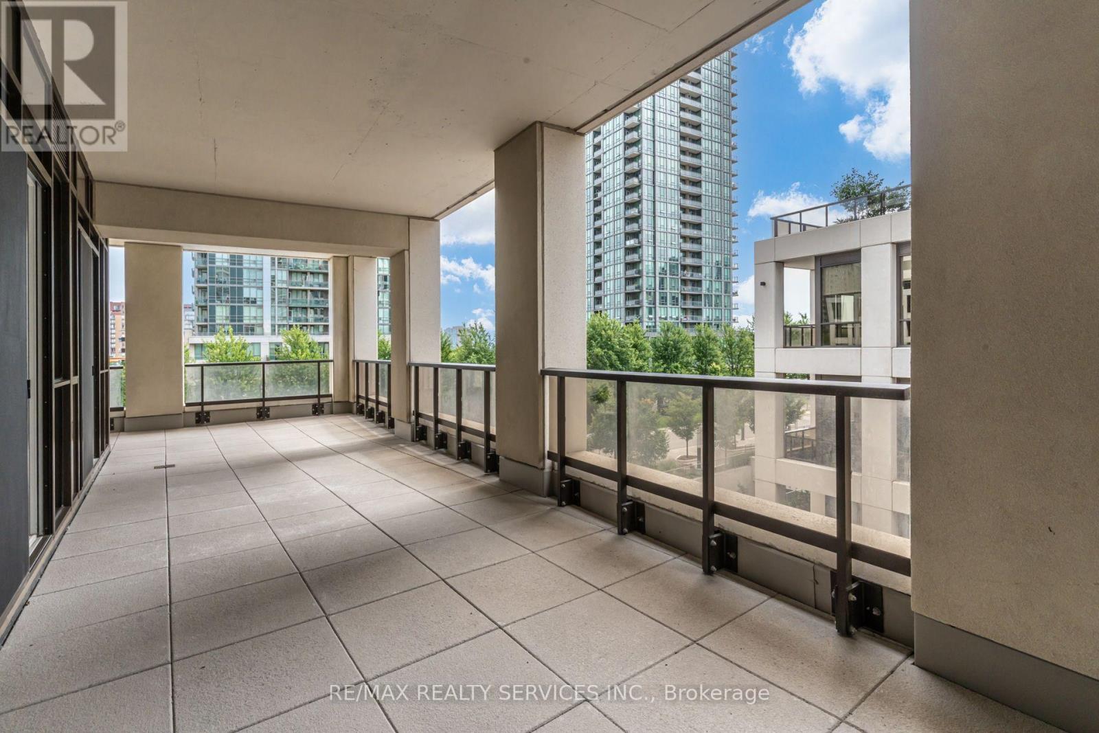 #308 30 ELM DRIVE W - 4