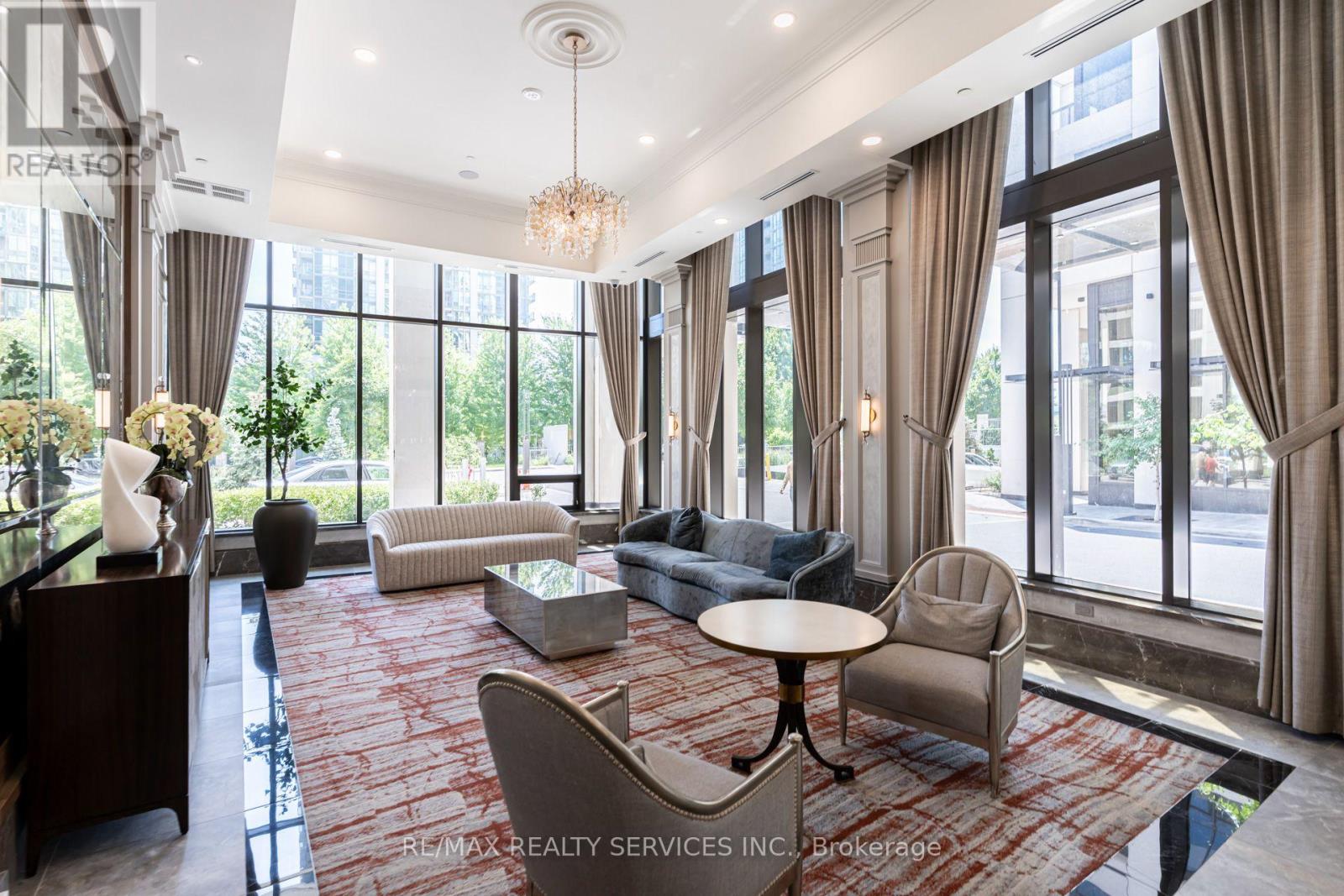#308 30 ELM DRIVE W - 7