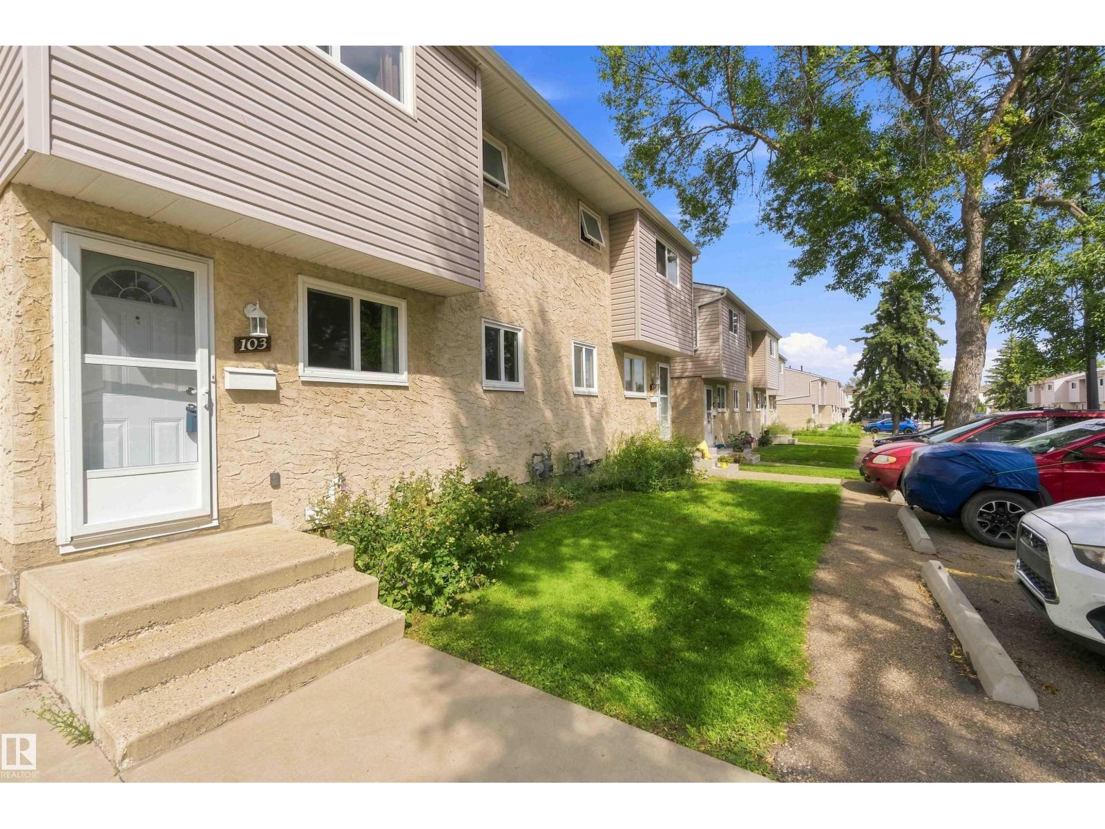#103 5231 51 ST - 3
