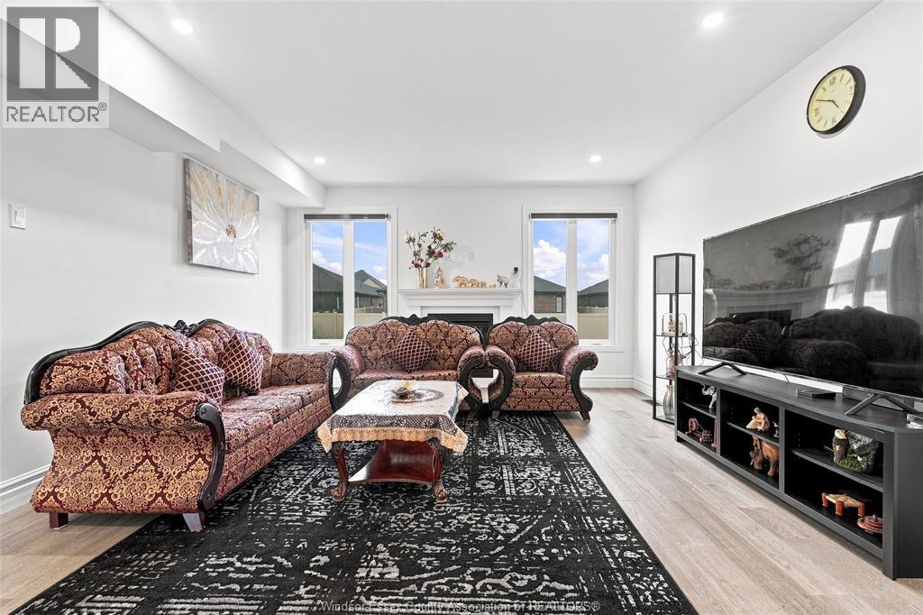 335 BENSON COURT - 18