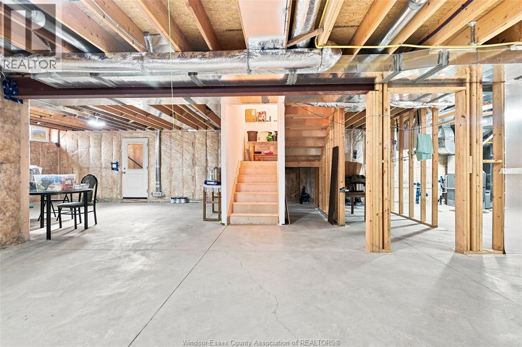 335 BENSON COURT - 34