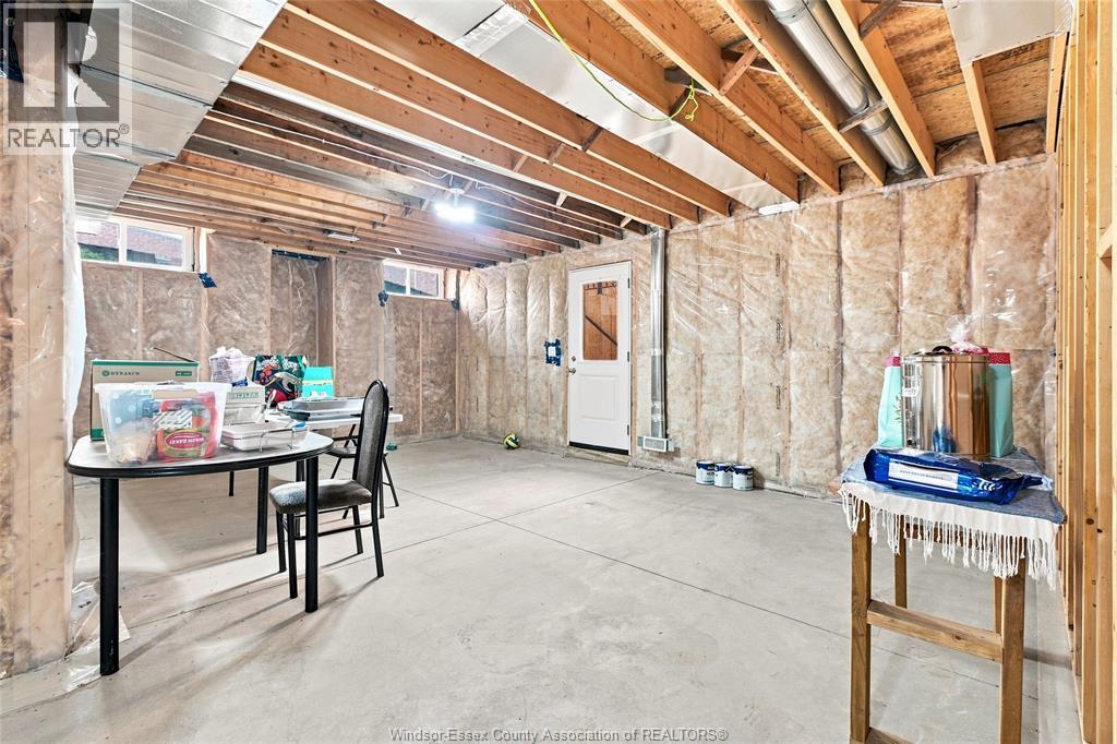 335 BENSON COURT - 35