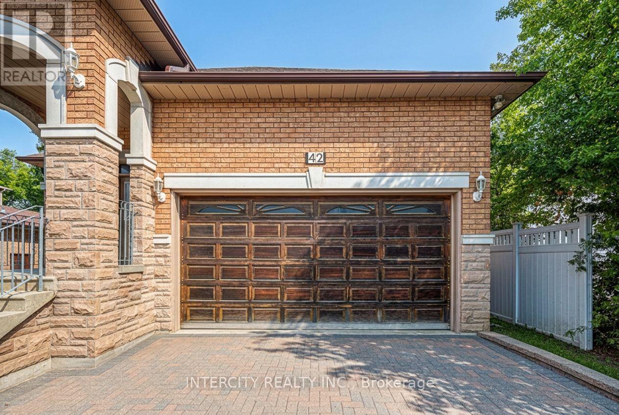 42 OAK AVENUE - 4