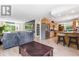 14 Centro Court, Georgina, ON L4P3C8 Photo 8