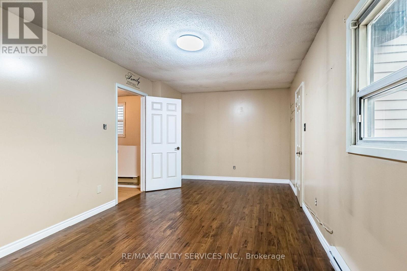 23 SCOTTSDALE COURT - 28