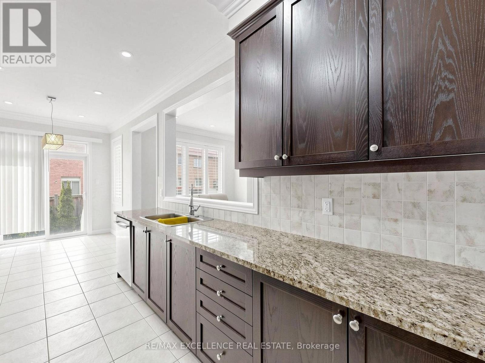 61 CAMPWOOD CRESCENT - 15