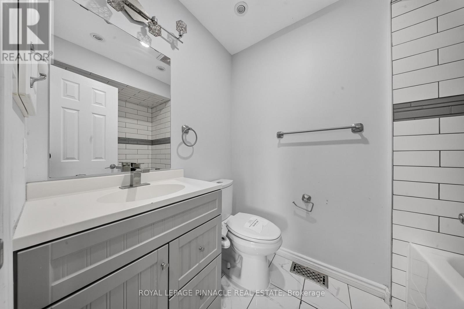 23 PRINCE CRESCENT - Image 32