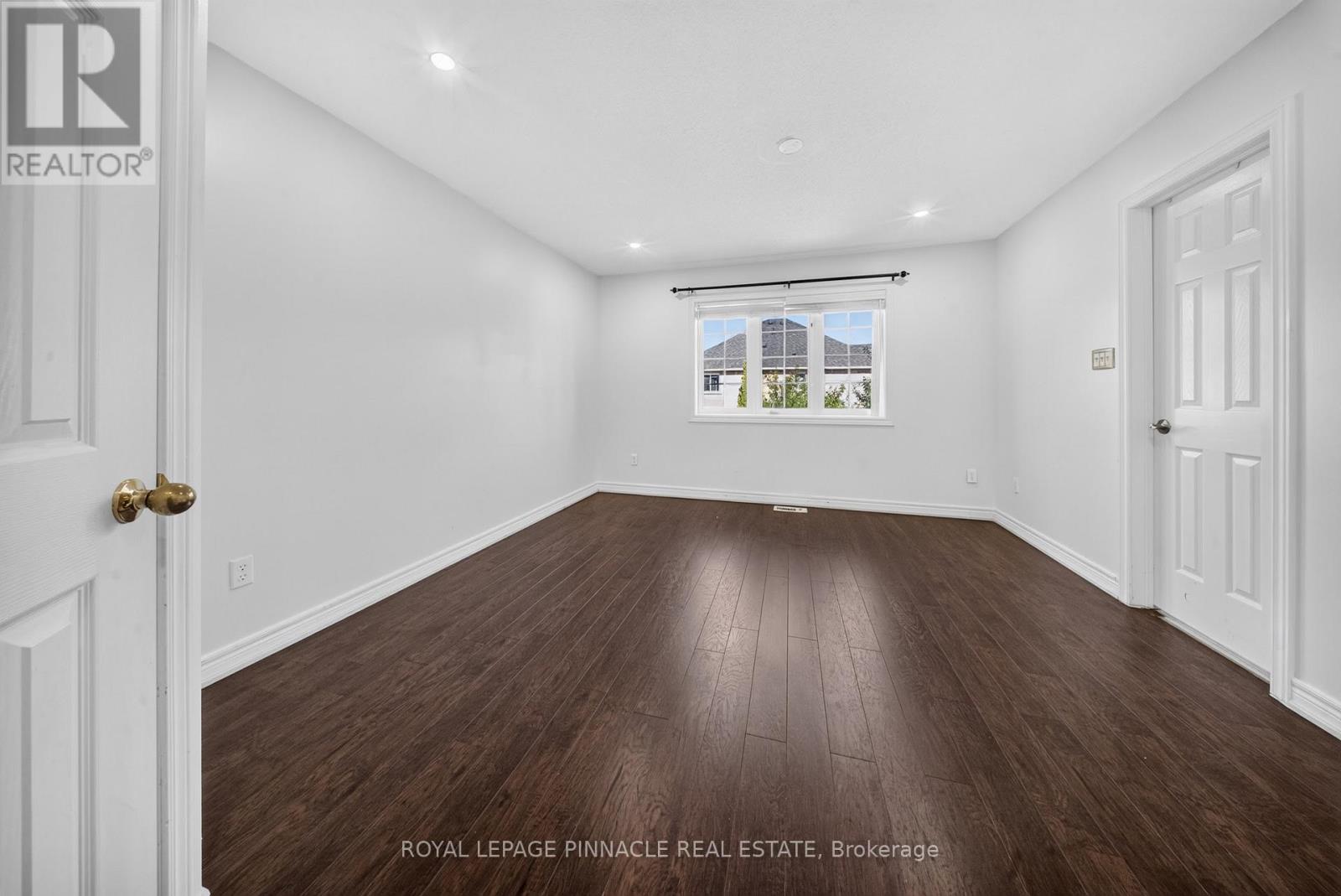 23 PRINCE CRESCENT - 34