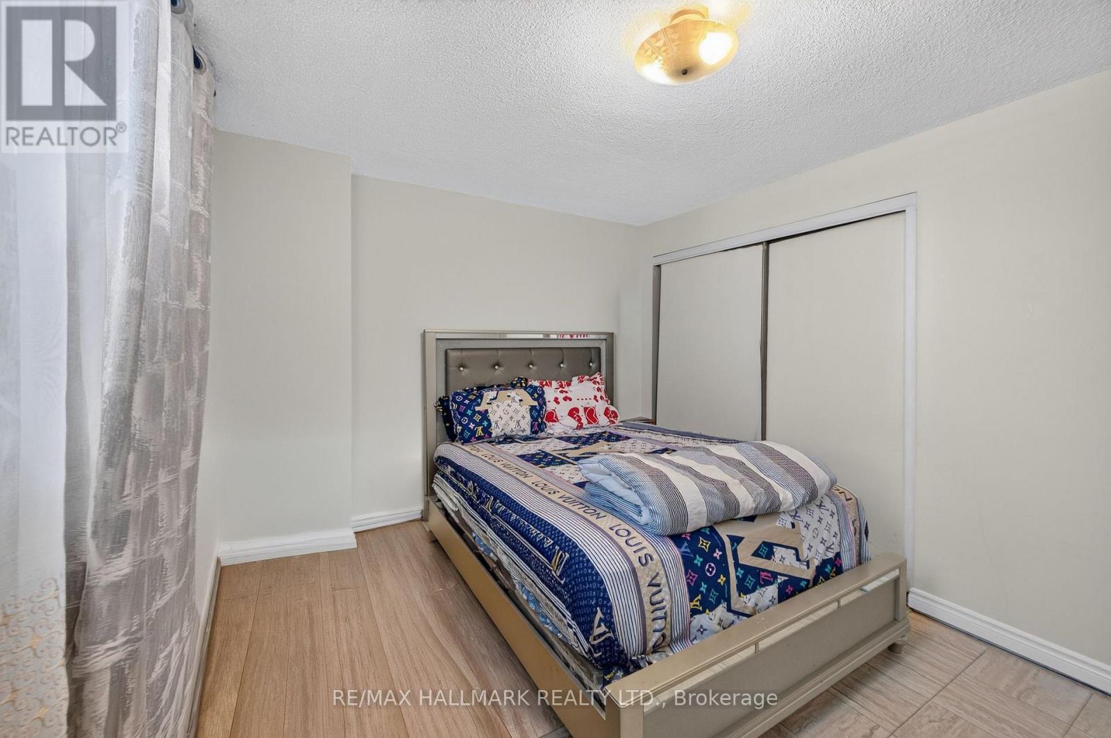 #912 370 DIXON ROAD - 19