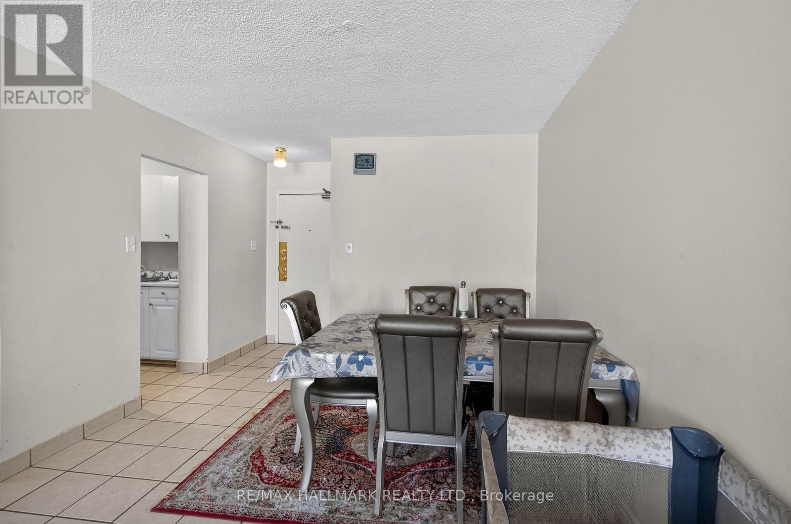 #912 370 DIXON ROAD - 6