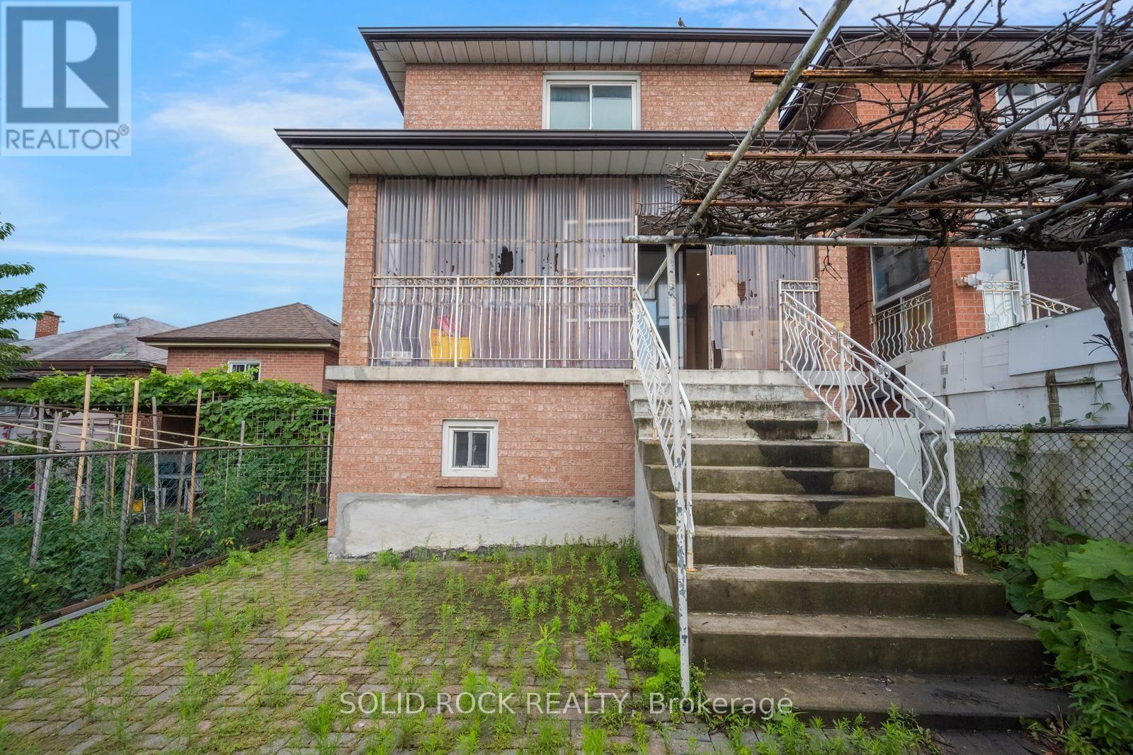 18 MAPLE BUSH AVENUE - 47