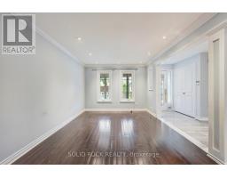 Kitchen - 18 Maple Bush Avenue, Toronto, ON M9N1S6 Photo 7