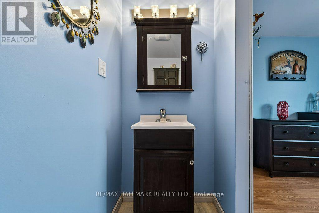 1115 NEW LAKESHORE ROAD - 21