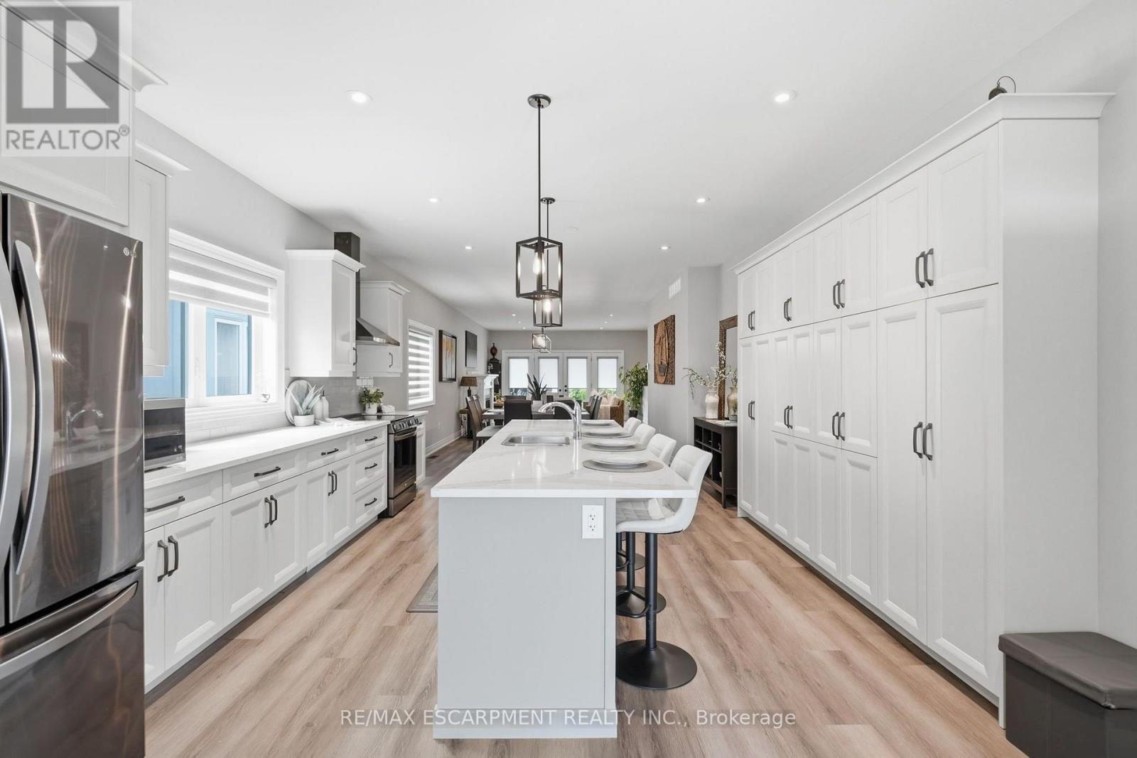 25 SUNRISE COURT - Image 4