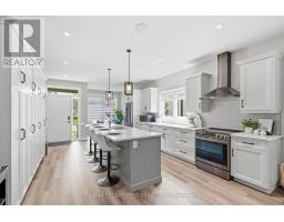 Dining room - 25 Sunrise Court, Fort Erie, ON L0S1N0 Photo 6