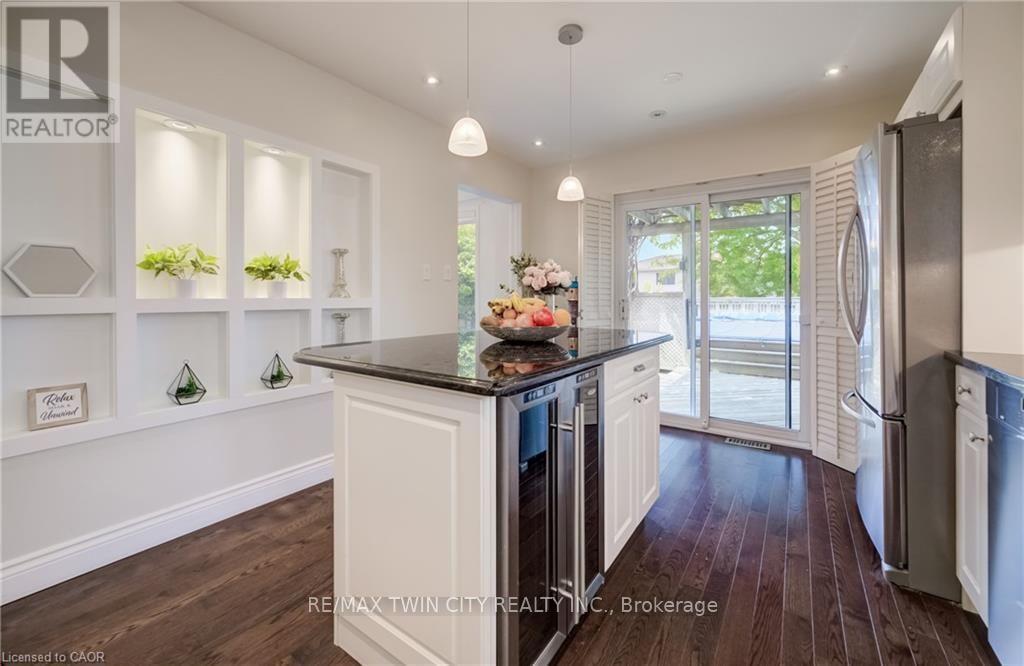 451 BURNETT AVENUE - Image 16