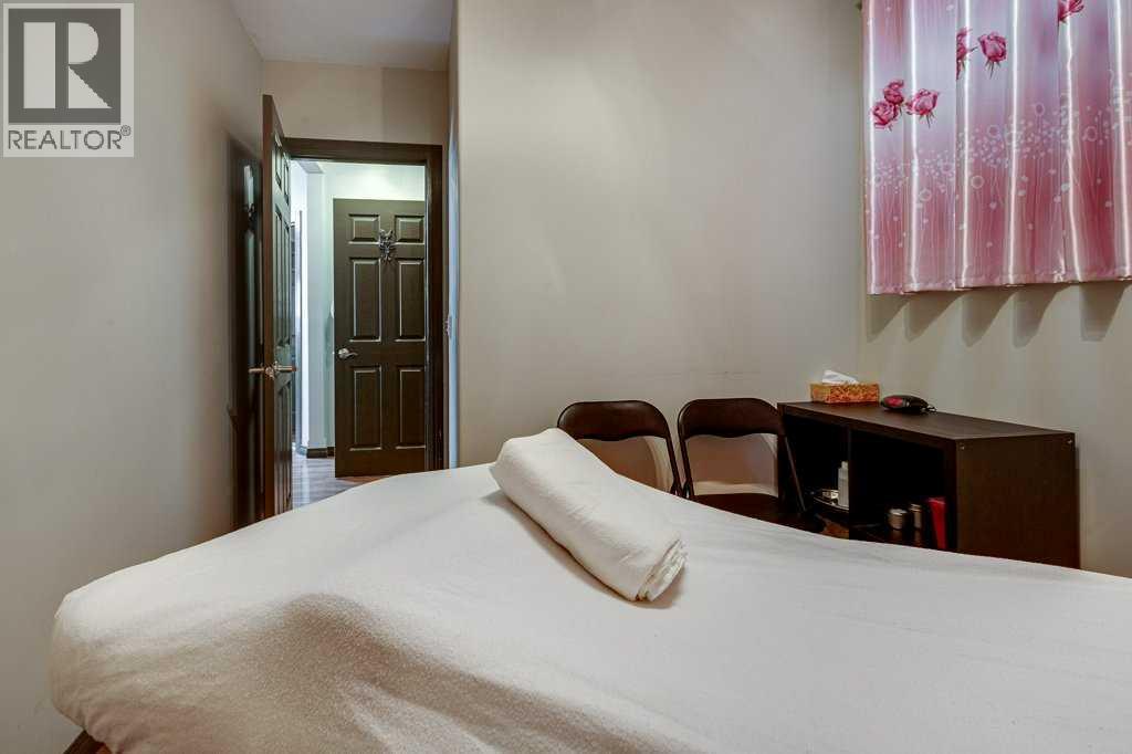 4606 48 Avenue, Red Deer — property photo 20