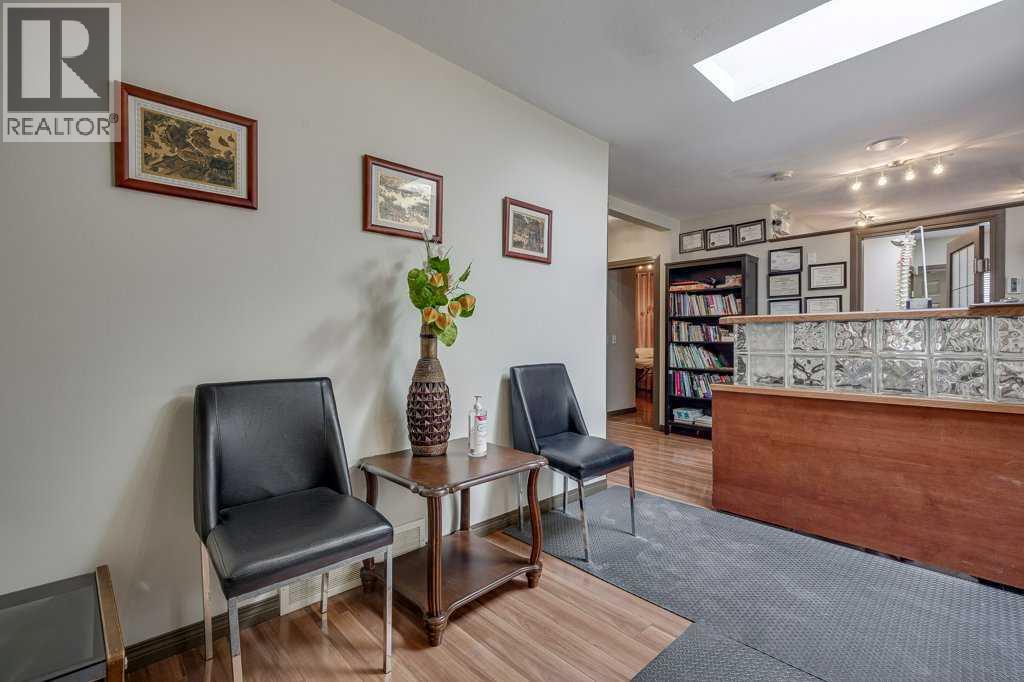 4606 48 Avenue, Red Deer — property photo 7