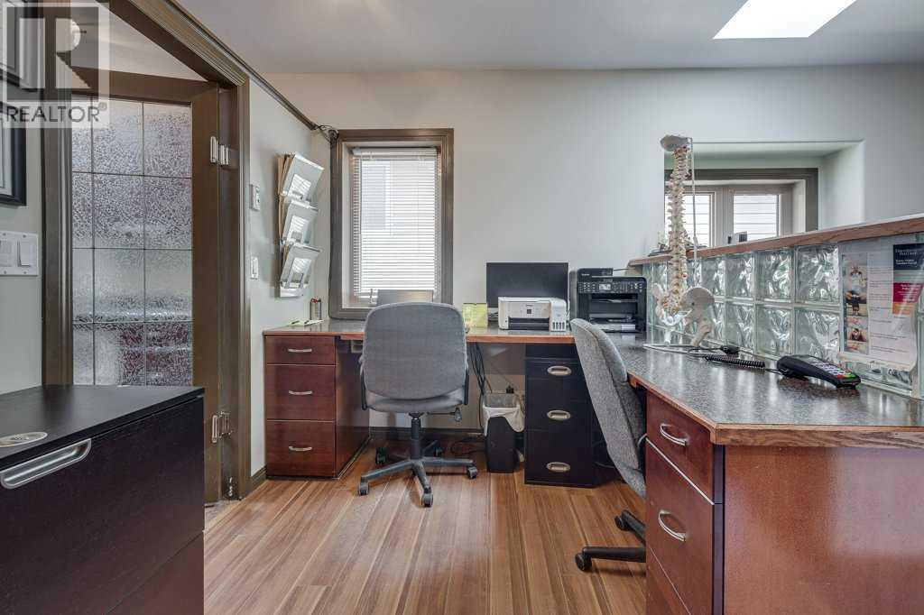 4606 48 Avenue, Red Deer — property photo 9