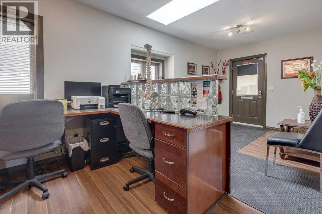 4606 48 Avenue, Red Deer — property photo 10