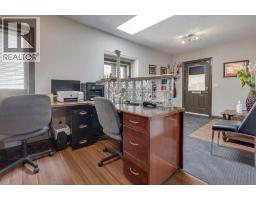 4606 48 Avenue, Red Deer, AB T4N3S9 Photo 10