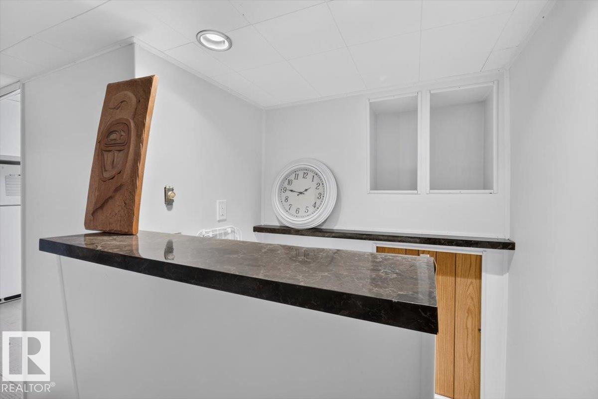 10736 48 ST NW - 39