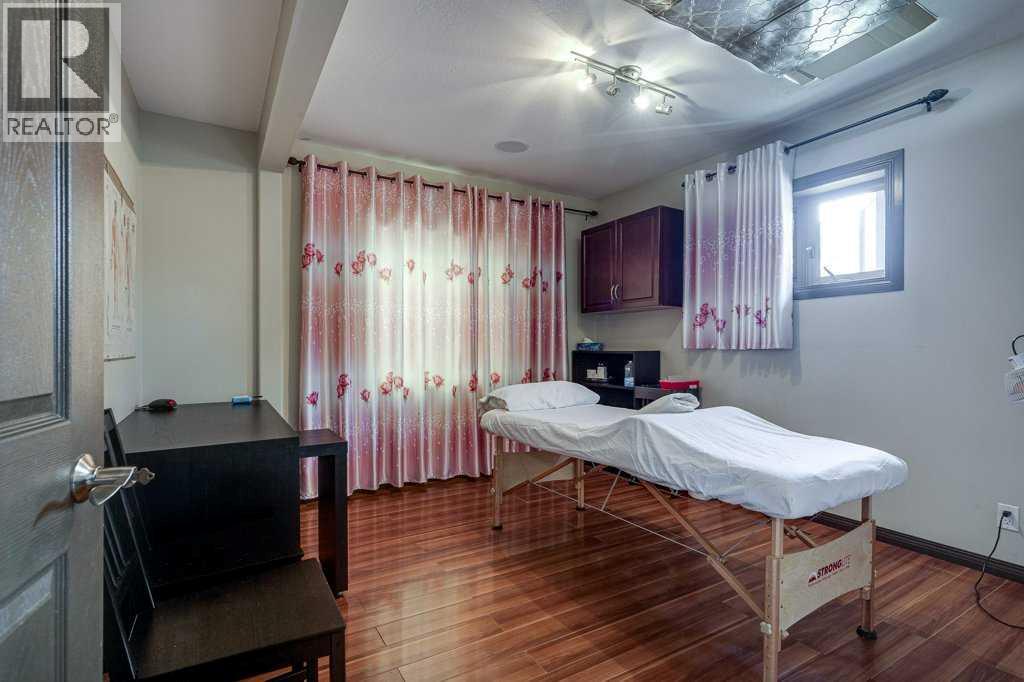 4606 48 Avenue, Red Deer — property photo 12