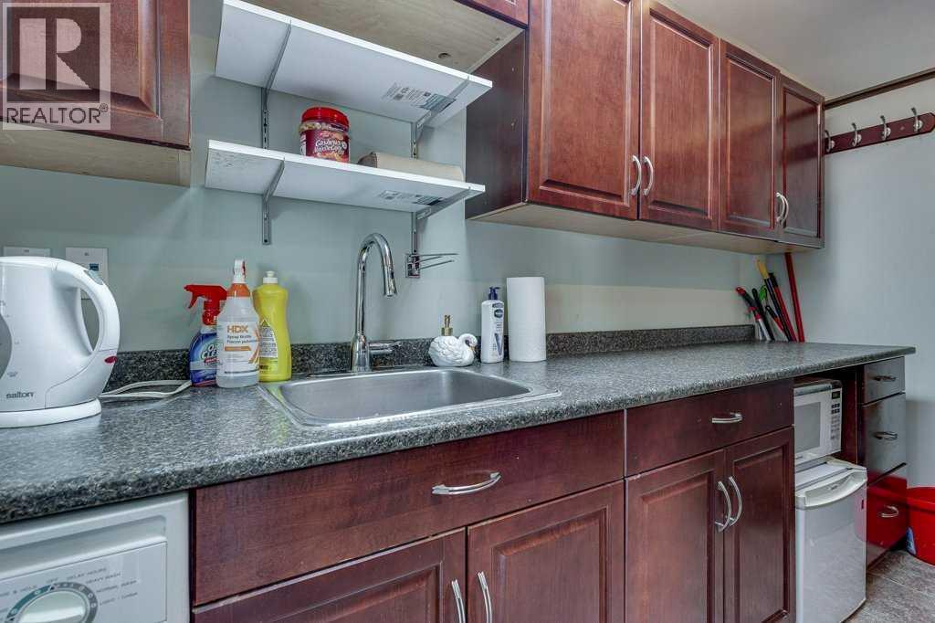 4606 48 Avenue, Red Deer — property photo 23