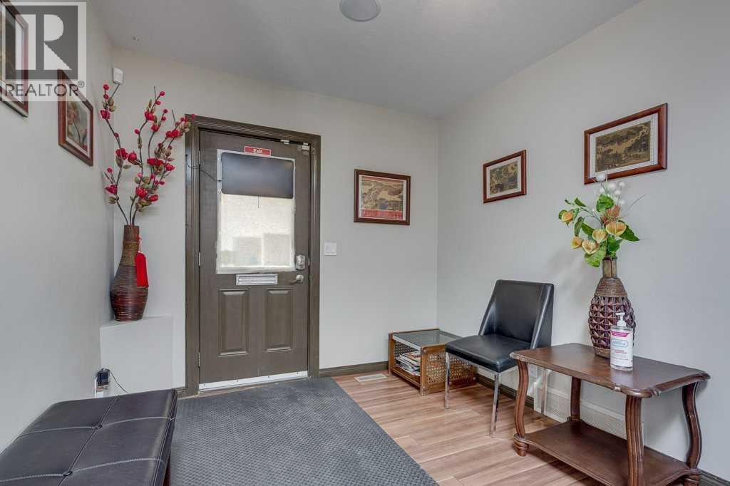 4606 48 Avenue, Red Deer — property photo 6