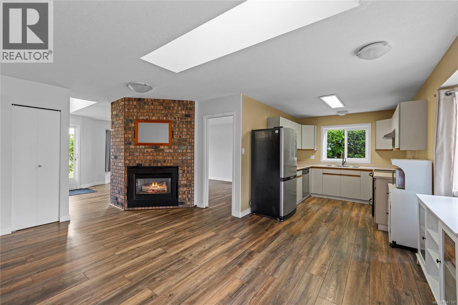 574 Hirst Ave - Image 4